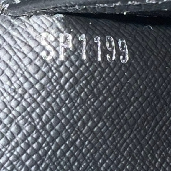 Louis Vuitton Logo Story Monogram Multiple Bifold Wallet - Picture 6 of 6